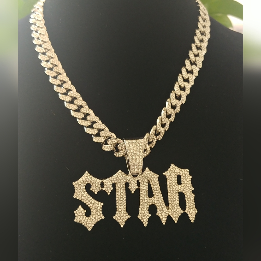 Silver 'STAR' Pendant Necklace
